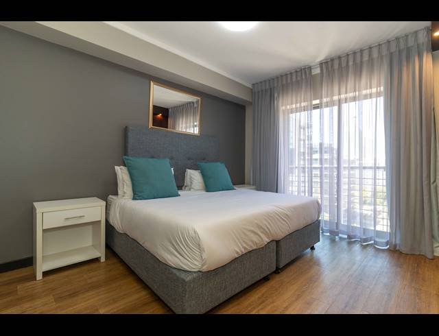 2 BEDROOM APARTMENT FOR SALE IN CAPE TOWN CITY CENTRE